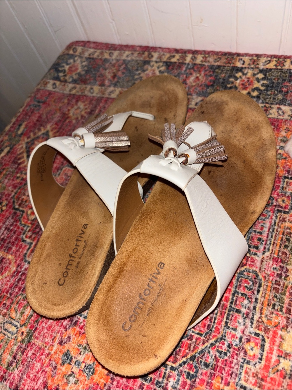 Comfortiva white Leather Cushioned Sandals
